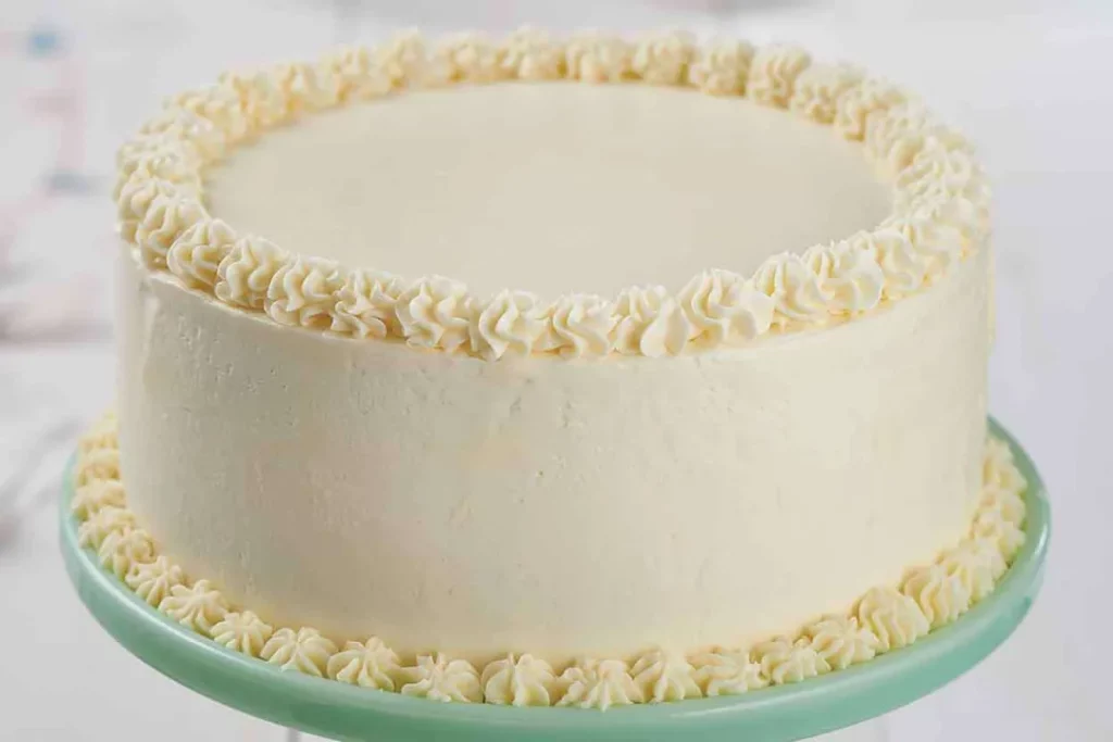 how to frost a cake with buttercream